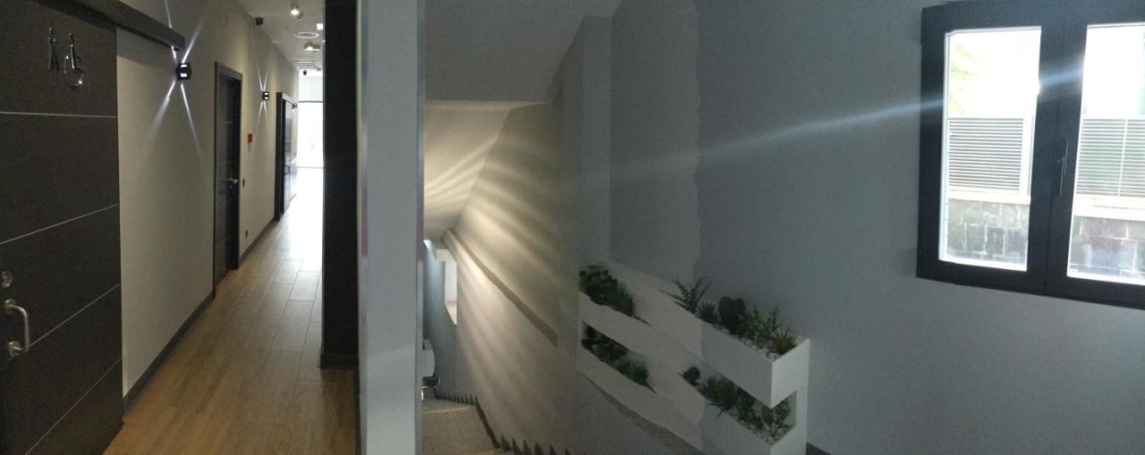 H La Hotel 2*
